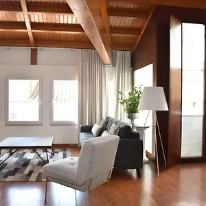 Architect-designed Loft In A Historic Hilltop Neighborhood Appartement